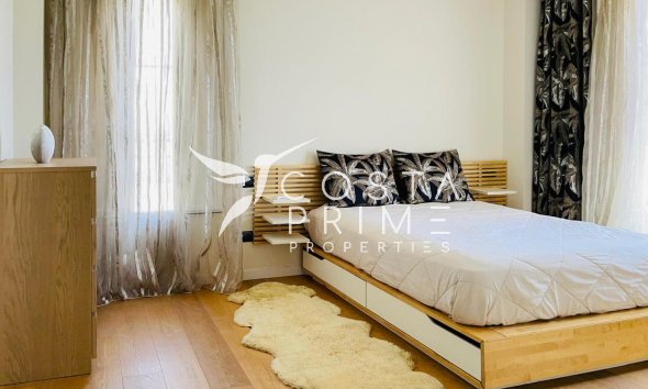 Resale - Villa  - Finestrat