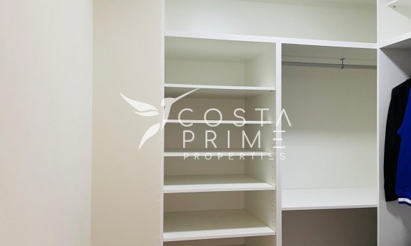 Resale - Villa  - Finestrat