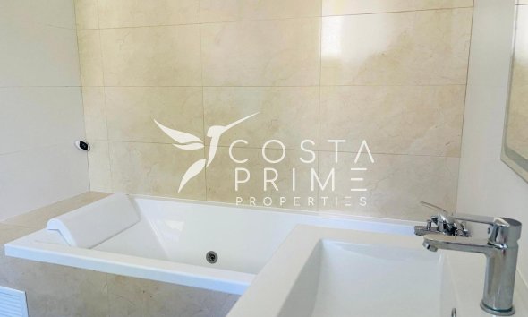 Resale - Villa  - Finestrat