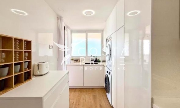 Resale - Apartment / Flat - Villajoyosa