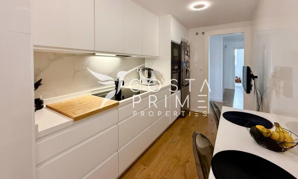 Resale - Apartment / Flat - Villajoyosa