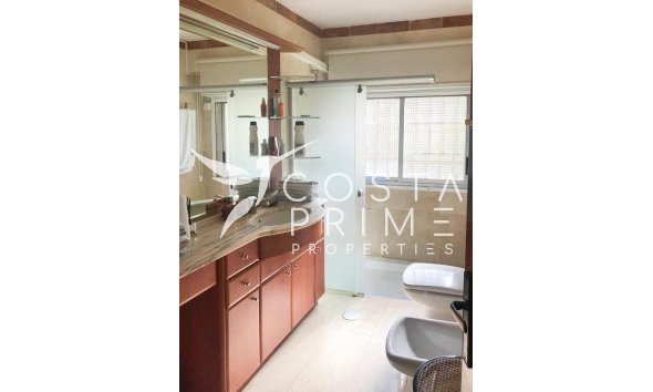 Resale - Apartment / Flat - Benidorm