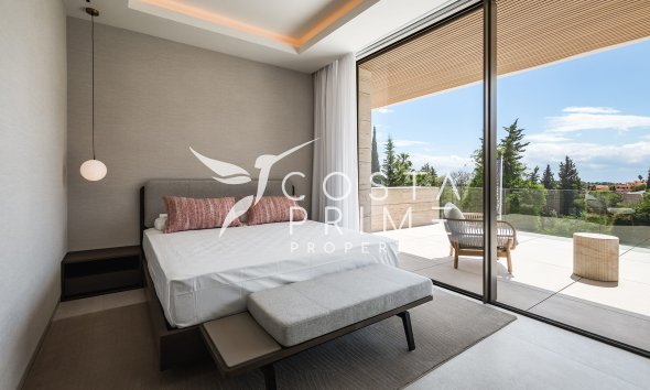 Nowy budynek - Szalet - Cortés