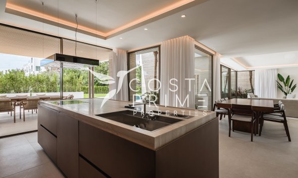 Nowy budynek - Szalet - Cortés