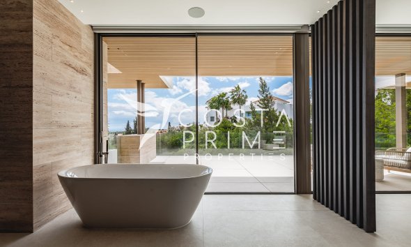 Nowy budynek - Szalet - Cortés