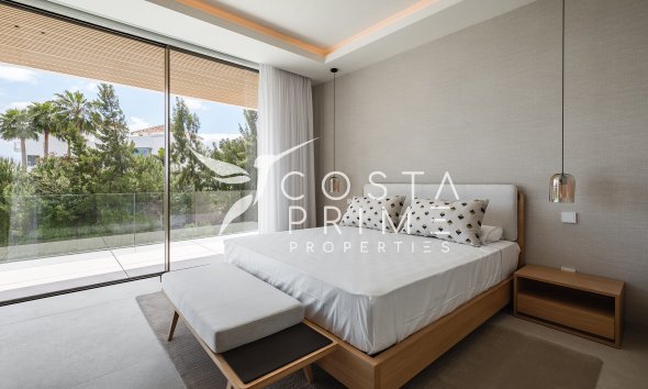 Nowy budynek - Szalet - Cortés