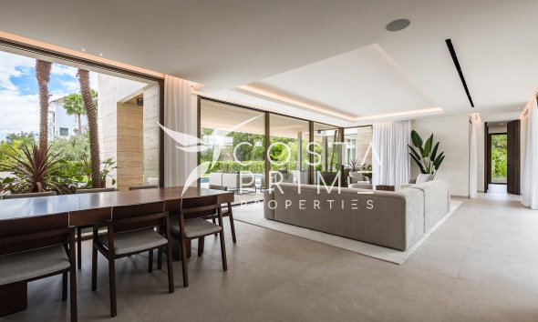 Nowy budynek - Szalet - Cortés