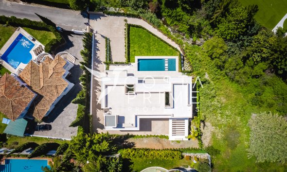 Nowy budynek - Szalet - Cortés