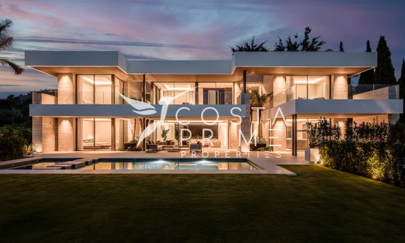 Nowy budynek - Szalet - Cortés