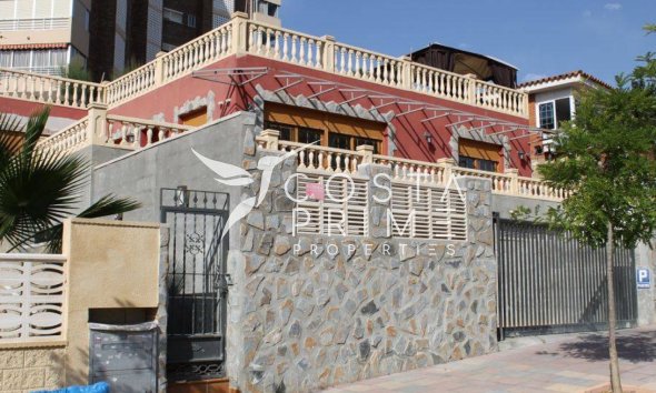 Resale - Villa  - Benidorm