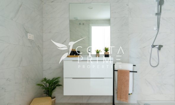 Nowy budynek - Daszek - Las Lagunas de Mijas