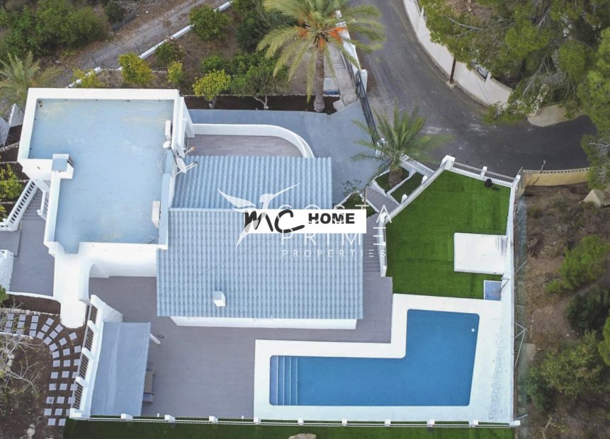 Resale - Villa  - Altea