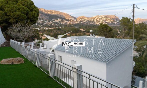 Resale - Villa  - Altea