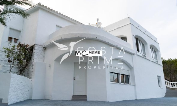 Resale - Villa  - Altea