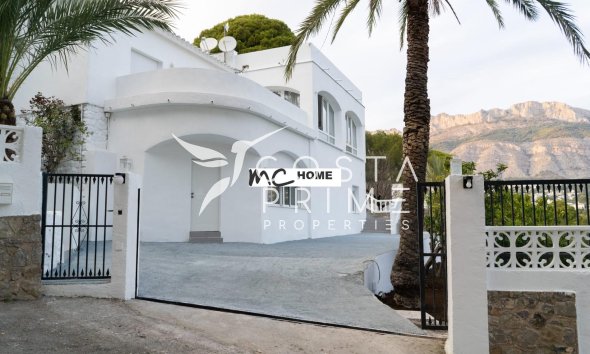 Resale - Villa  - Altea