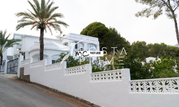 Resale - Villa  - Altea