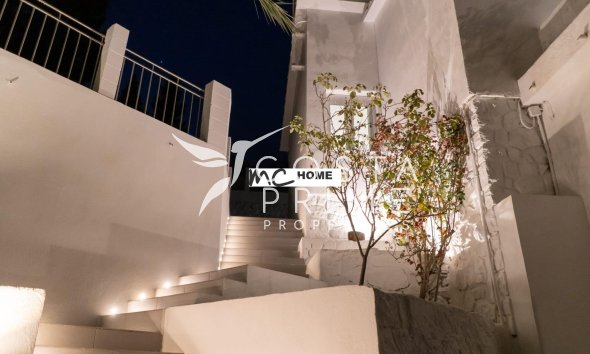 Resale - Villa  - Altea