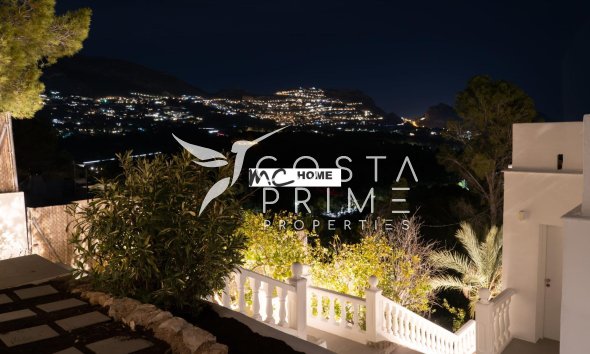 Resale - Villa  - Altea