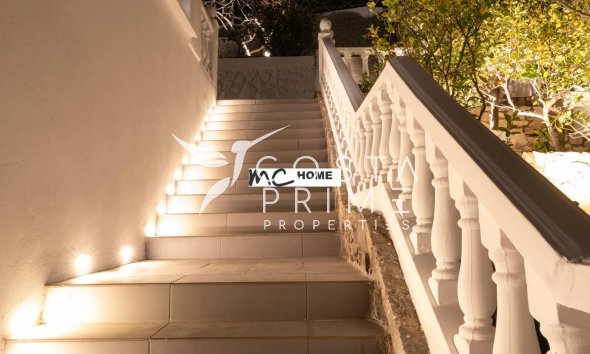 Resale - Villa  - Altea