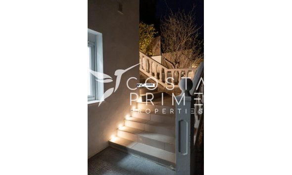 Resale - Villa  - Altea