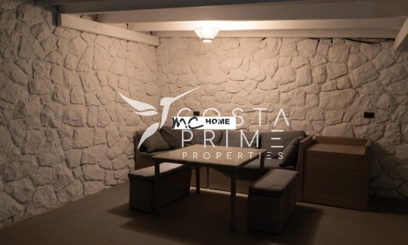 Resale - Villa  - Altea