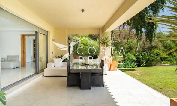 Nowy budynek - Szalet - San Roque