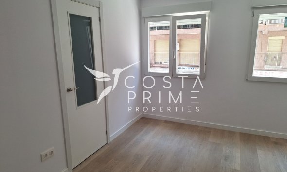 Reventa - Apartamento / Piso - Benidorm