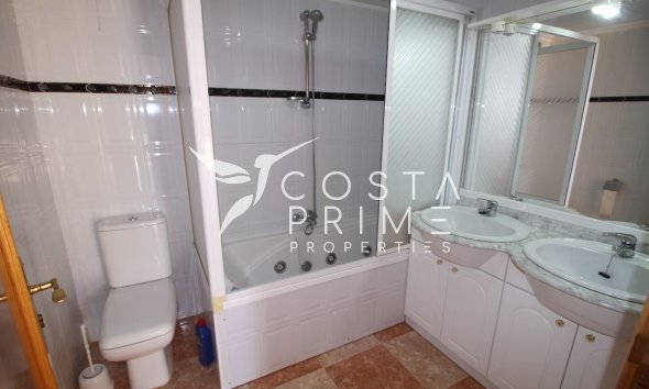 Resale - Villa  - La Nucía