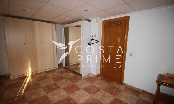 Resale - Villa  - La Nucía