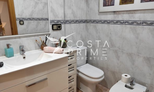Resale - Apartment / Flat - Altea