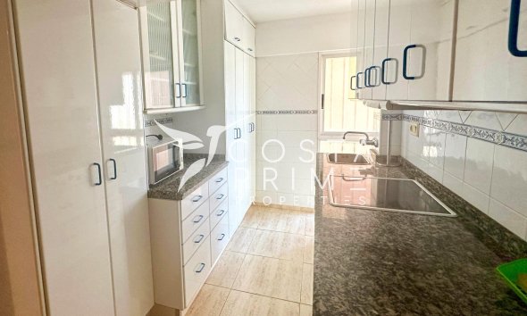 Resale - Apartment / Flat - Benidorm