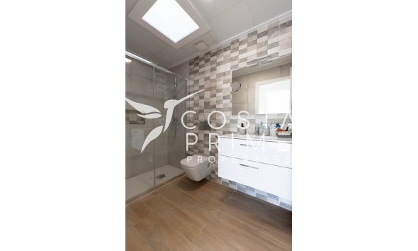 Nowy budynek - Szalet - Murcia