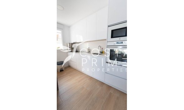 Nowy budynek - Szalet - Murcia