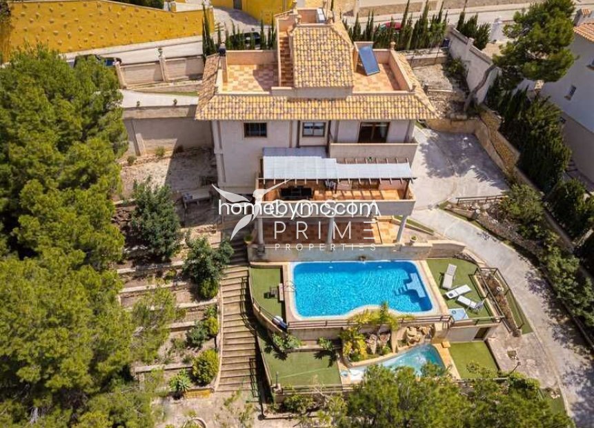 Resale - Villa  - Altea
