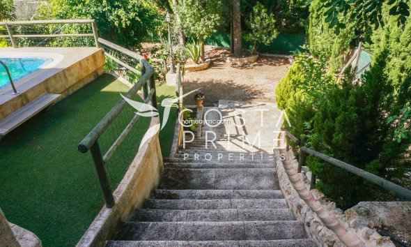 Resale - Villa  - Altea