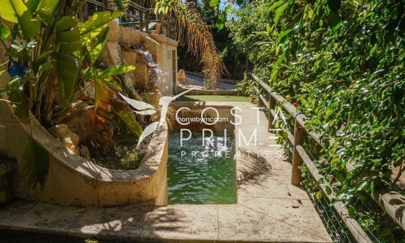 Resale - Villa  - Altea