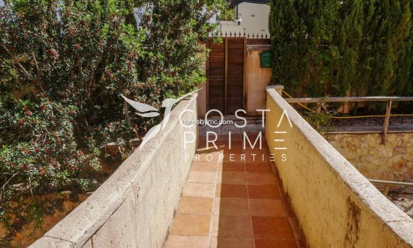 Resale - Villa  - Altea