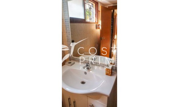 Resale - Villa  - Altea