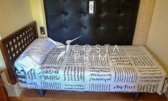 Resale - Villa  - Altea