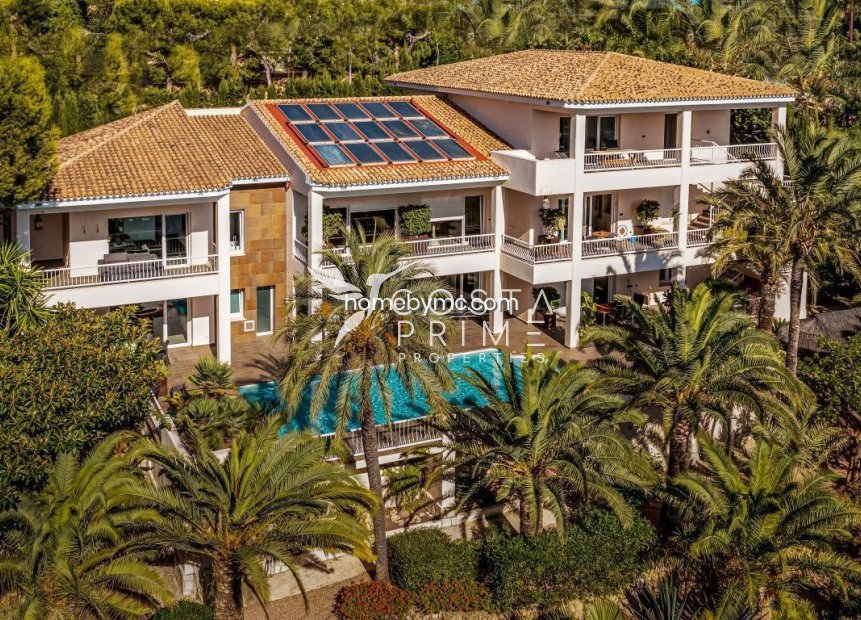 Resale - Villa  - Altea