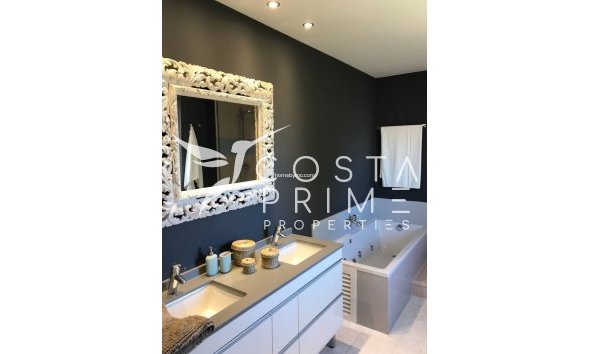 Resale - Villa  - Alfas del Pí