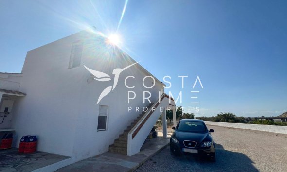 Resale - Villa  - Altea