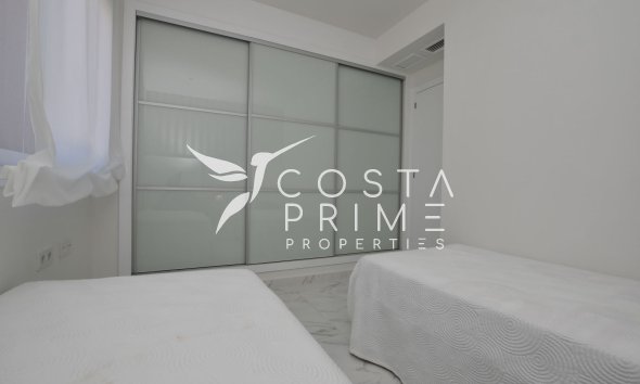 Új építésű - Városháza / Semi - San Miguel de Salinas