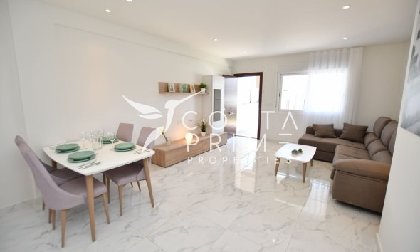 Új építésű - Városháza / Semi - San Miguel de Salinas