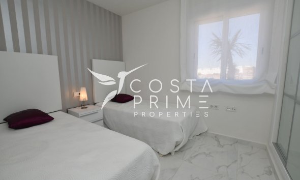 Új építésű - Városháza / Semi - San Miguel de Salinas