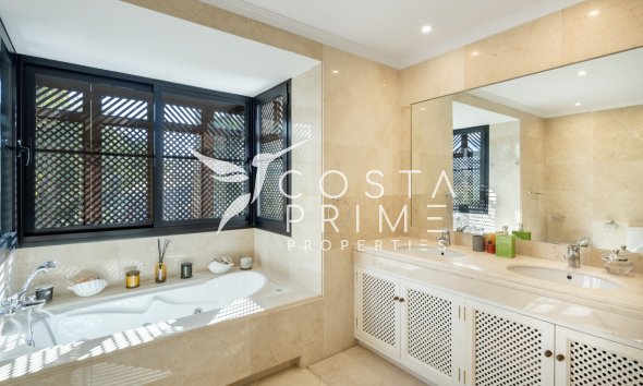 Nowy budynek - Szalet - Benahavís