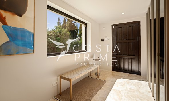 Nowy budynek - Szalet - Marbella