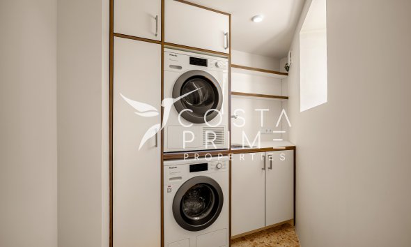 Nowy budynek - Szalet - Marbella