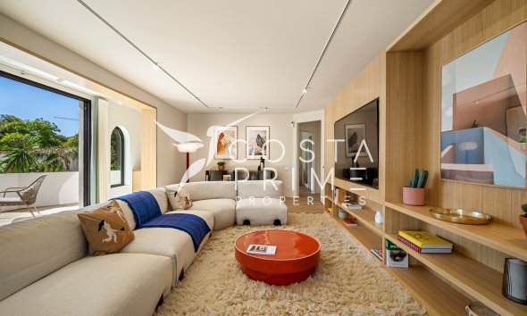 Nowy budynek - Szalet - Marbella