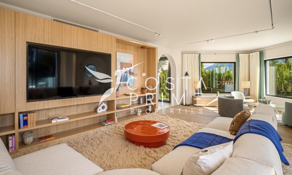 Nowy budynek - Szalet - Marbella